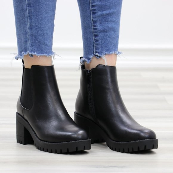 Chunky Chelsea Lug Black Ankle Boots - Picture 14 of 14
